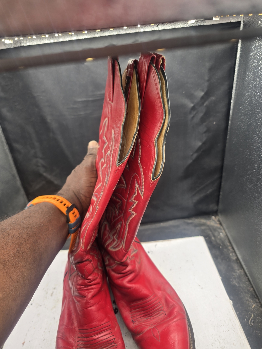 Men's footwear subcategory identification